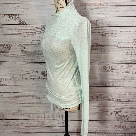 WE THE FREE AQUA CAROLINE SMOCKED SIZE SMALL BLOUSE - Picture 6 of 8